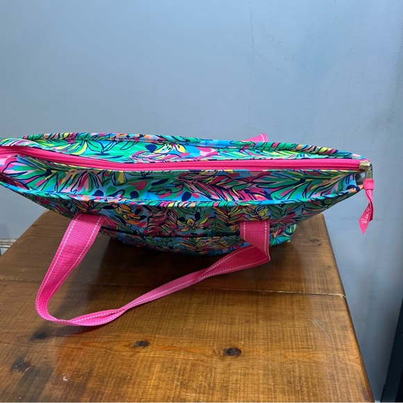 Lilly Pulitzer insulated market shopper, tote bag in bringing mermaid back print - Picture 3 of 10